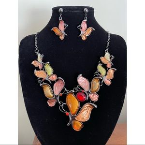 BEAUTIFUL Butterfly Earring/Necklace Set (also available in red!)